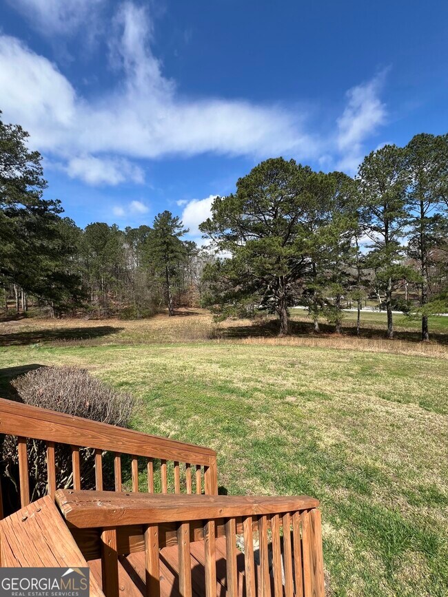 Building Photo - 115 Old Stone Rd