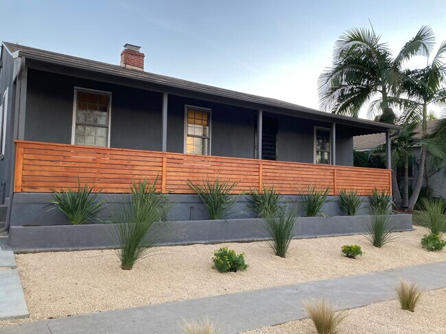 Foto del edificio - 2308 W Century Blvd