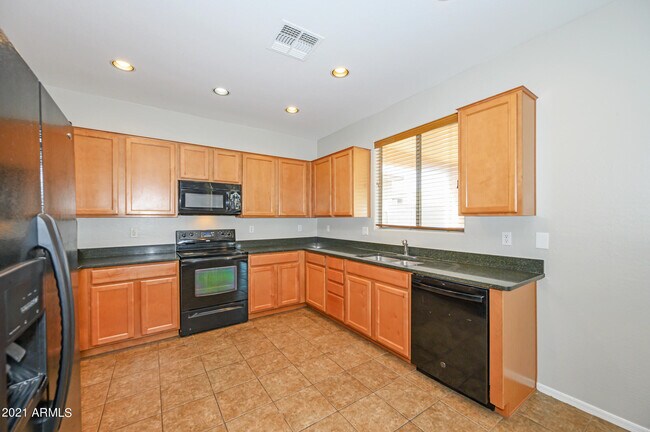 Building Photo - 28450 N Castle Rock Dr