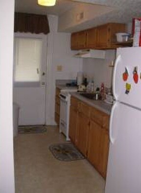 Building Photo - 3213 Ellwood Ave