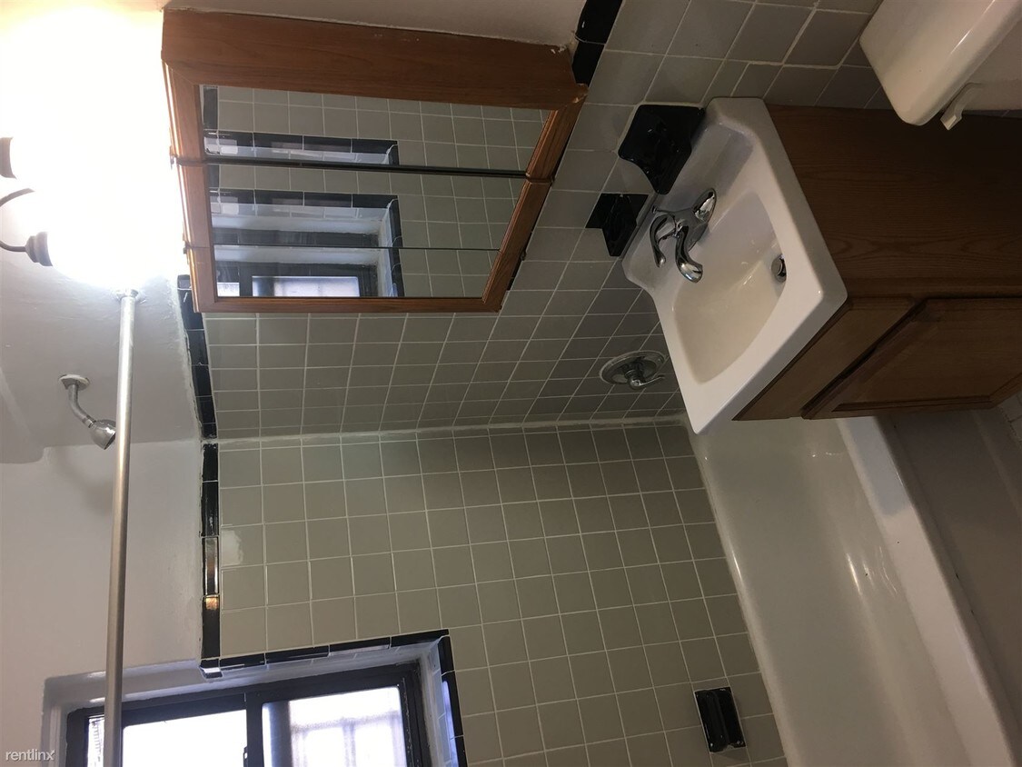 Primary Photo - 2 br, 1 bath House - 14152 85th Rd 5D
