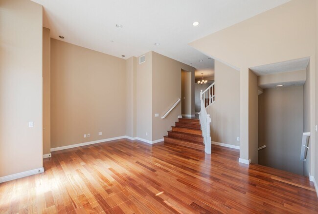 Building Photo - 5402 W 149th Pl