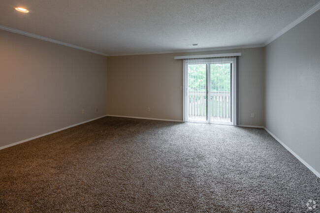 2BR, 2BA - Wynnewood - 1,149SF - Living Room - South Wind Apartment Homes