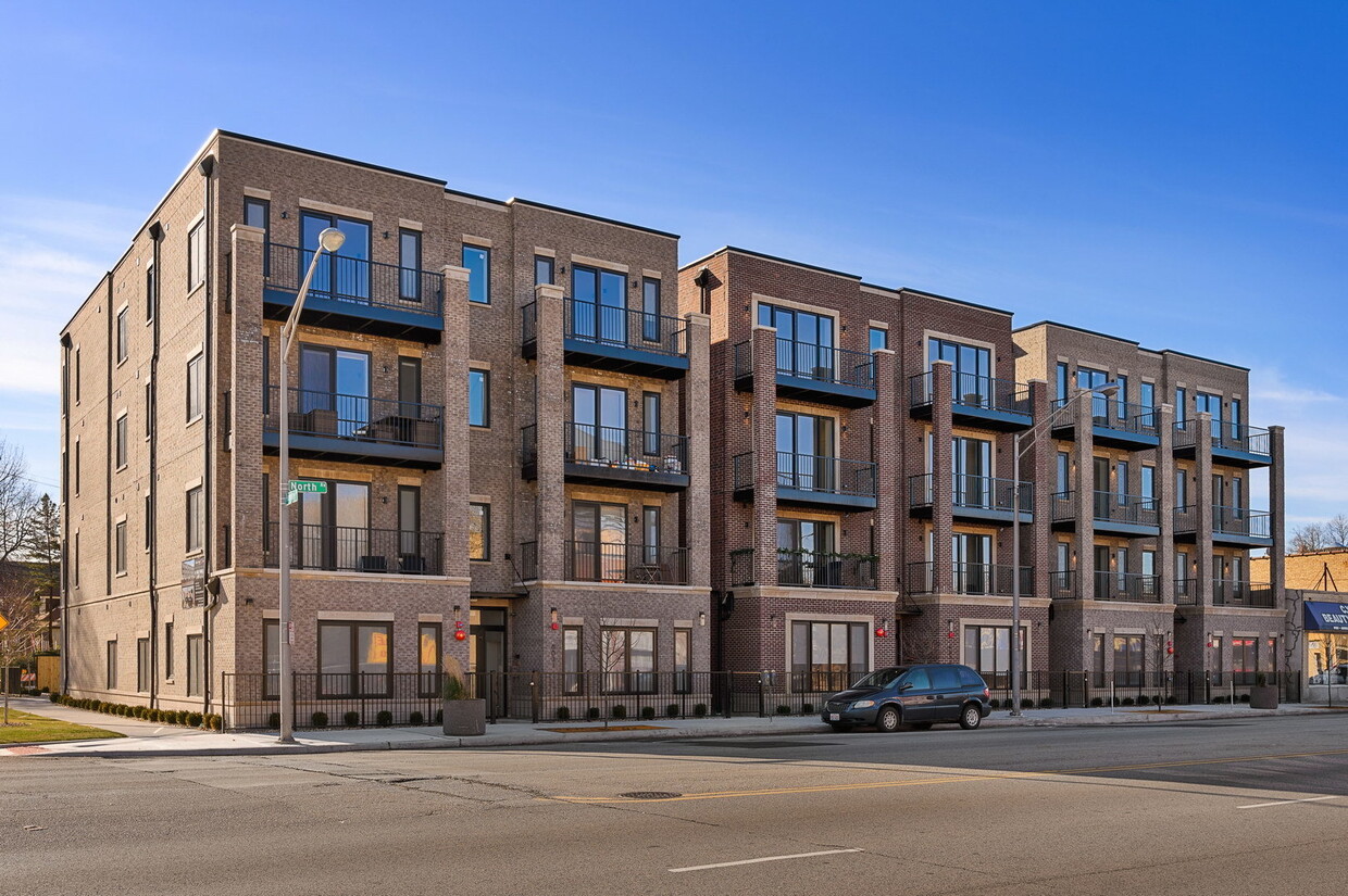 Primary Photo - 6033 W North Ave