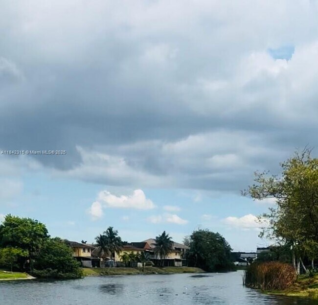 Foto del edificio - 15560 SW 80th St