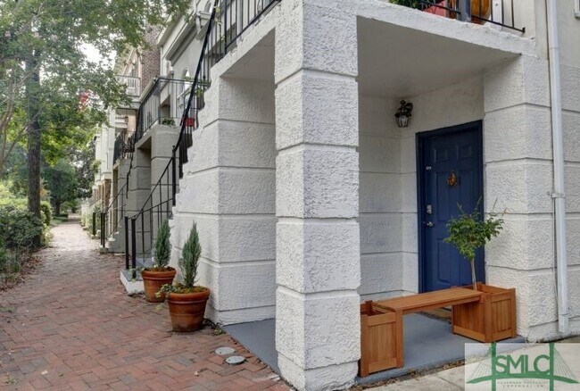 Building Photo - 301 E Huntingdon St