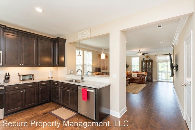 Building Photo - 4 br, 3.5 bath House - 215 Muir Ave