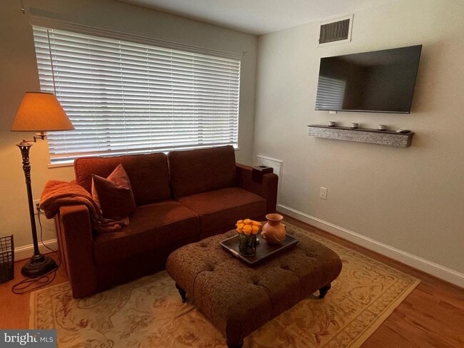 Foto del edificio - 2606 Tunlaw Rd NW