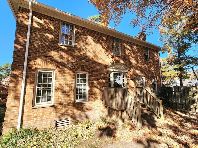 Foto del edificio - Gorgeous End Unit Townhouse in Great Bridge!