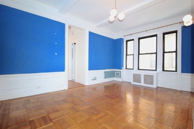 Building Photo - 250 W 85th St