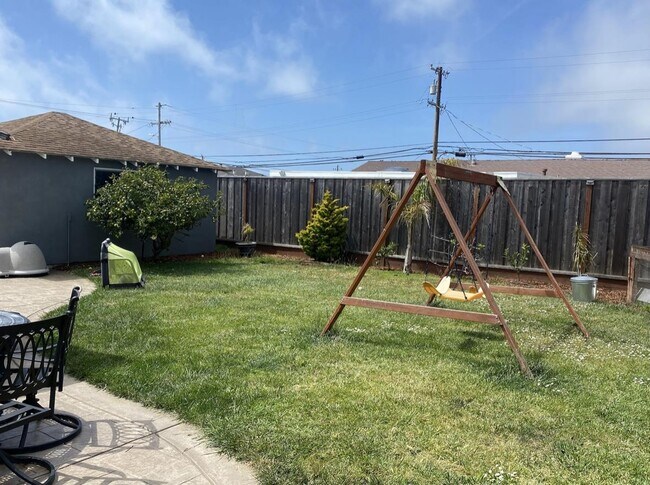 Building Photo - 207 Arroyo Dr