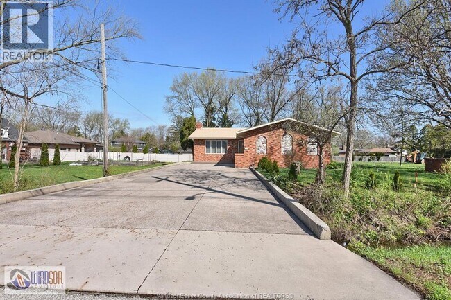 Photo du bâtiment - 600 Cousineau Rd