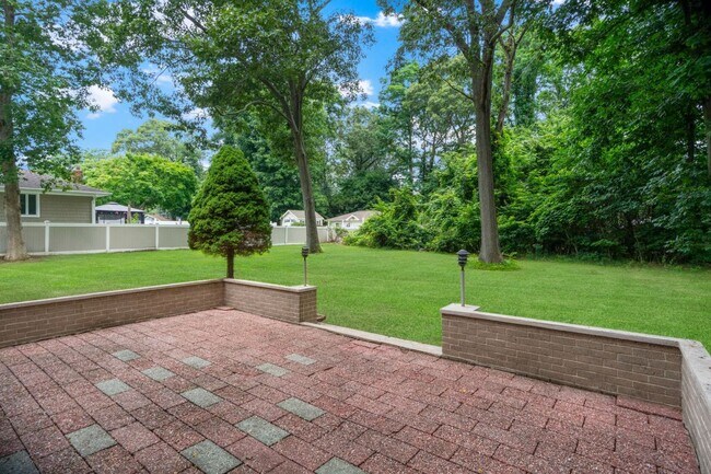 Building Photo - 39 Wolf hollow Rd