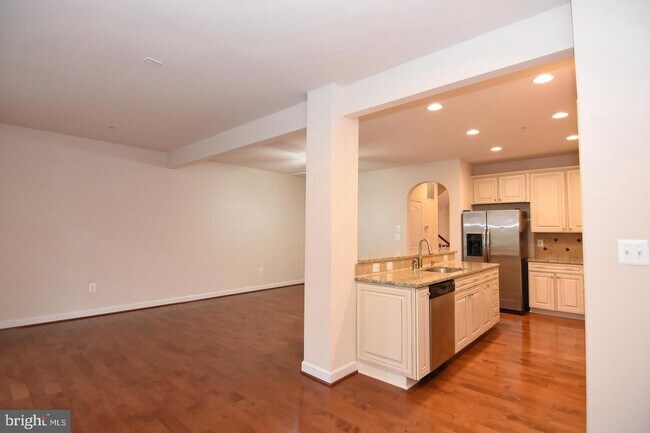 Building Photo - 513 Deep Creek View