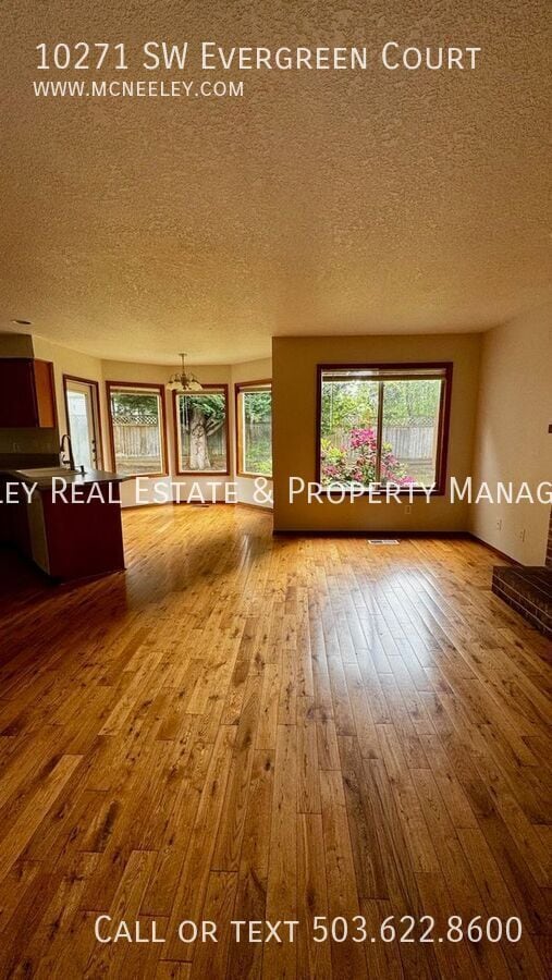 Building Photo - 10271 SW Evergreen Ct