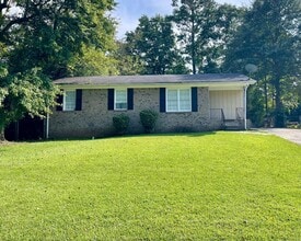 Building Photo - 2721 Somerton Dr