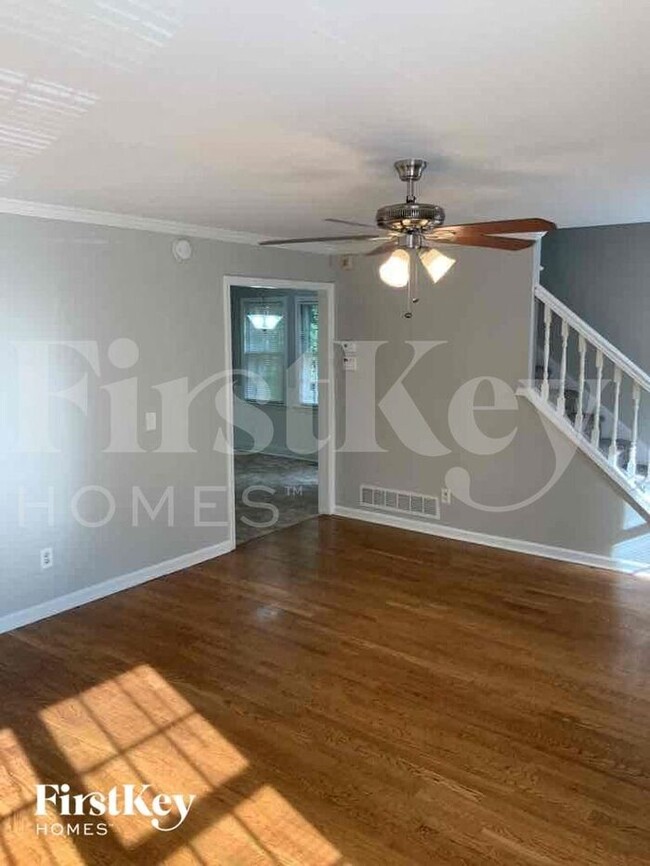 Building Photo - 3407 Chatsworth Way