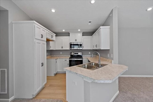 Photo - 7763 Devonshire Dr Apartment