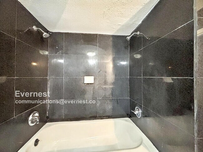 Foto del edificio - 8421 S Orange Blossom Trl