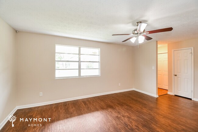 Building Photo - 11042 Bacall Rd W