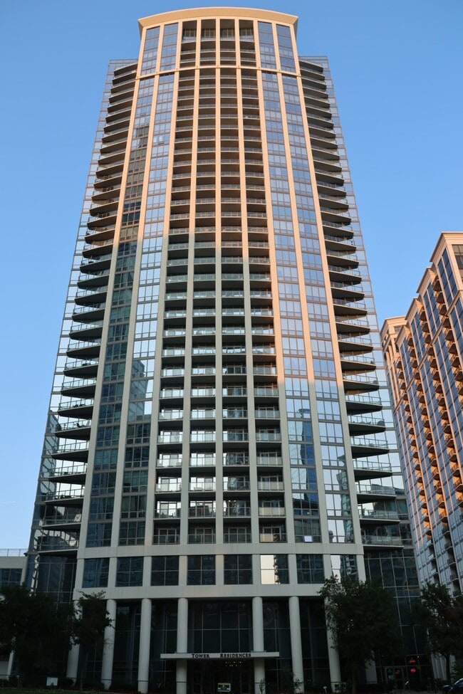 Building Photo - 1235 S Prairie Ave