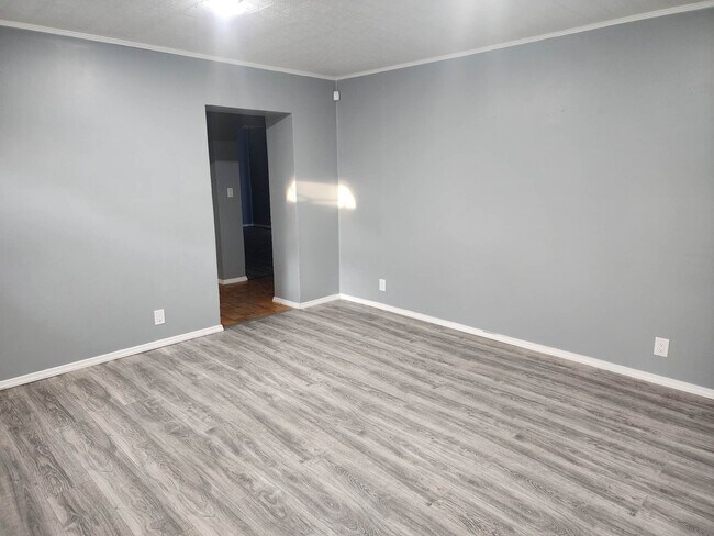 Building Photo - 1019 Krantz Ln