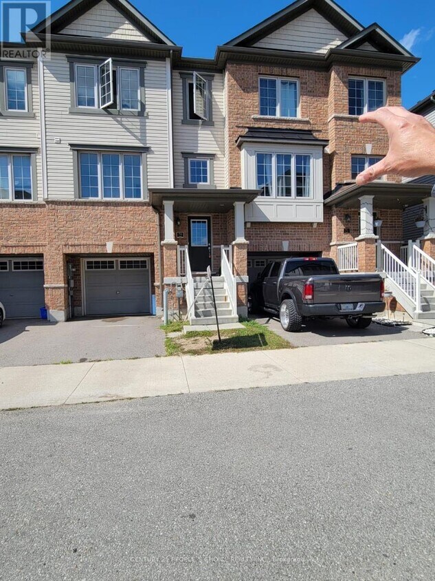 Primary Photo - 420-420 Linden Dr