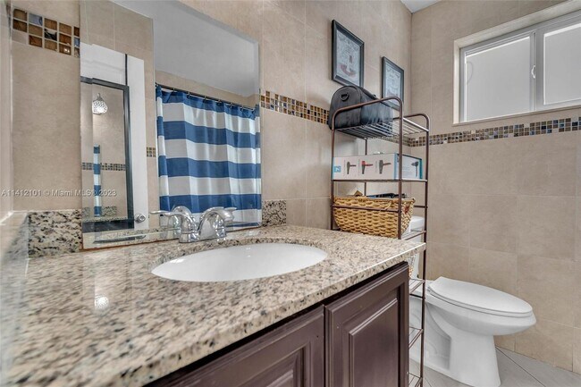 Foto del edificio - 7221 Fairway Blvd