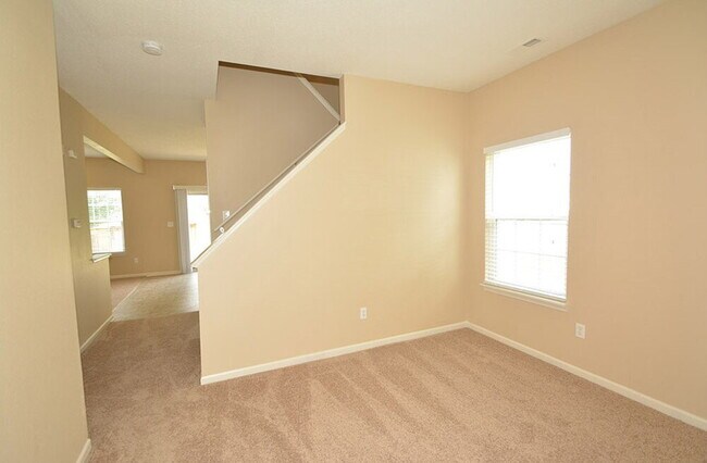 Foto del edificio - 8010 Whitaker Valley Blvd