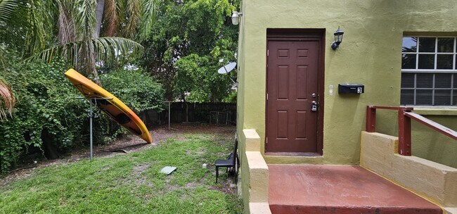 Foto del edificio - 9614 NW 5th Ave