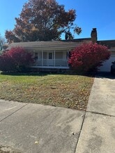 Building Photo - 4065 S El Fiesta Ave