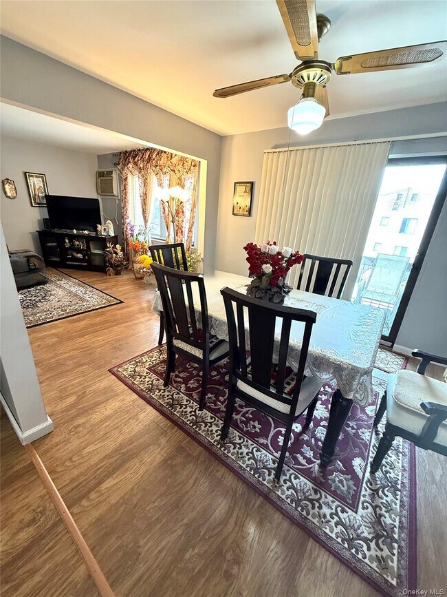 Foto del edificio - 138 Country Club Ln