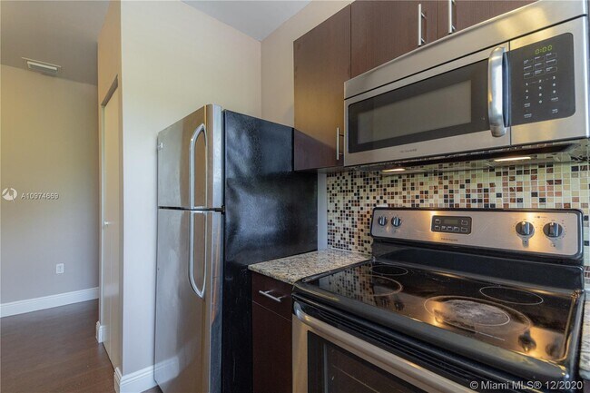 Foto del edificio - 5416 NE 1st Ct