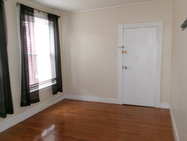 Building Photo - 661 W Orange St