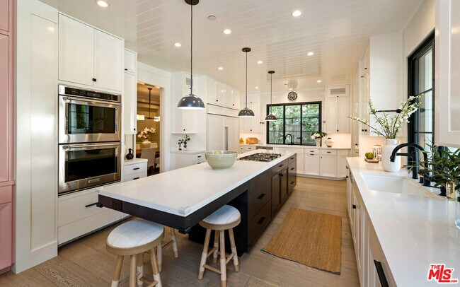 Foto del edificio - 720 Amalfi Dr