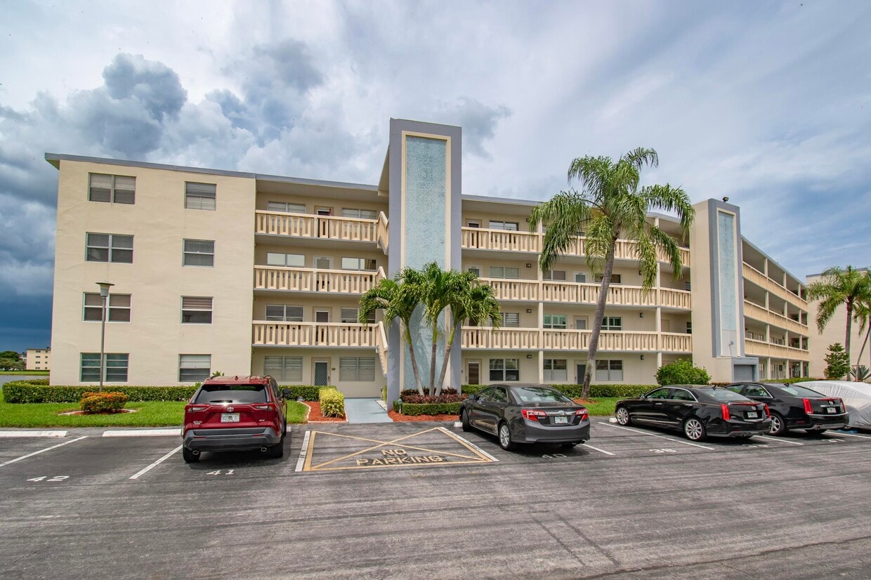 Primary Photo - 2030 Ainslie Dr