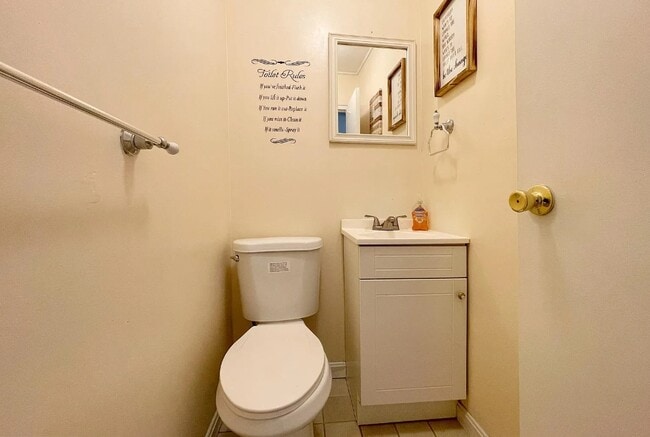 Medio baño Junto a la sala - 8708 Hargrave St