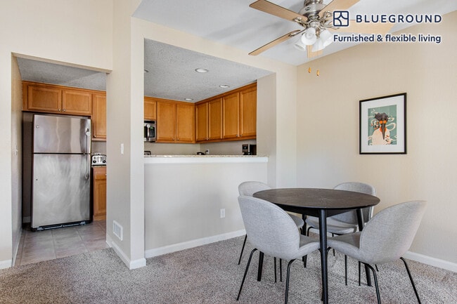 Building Photo - 1570 Vista Club Cir