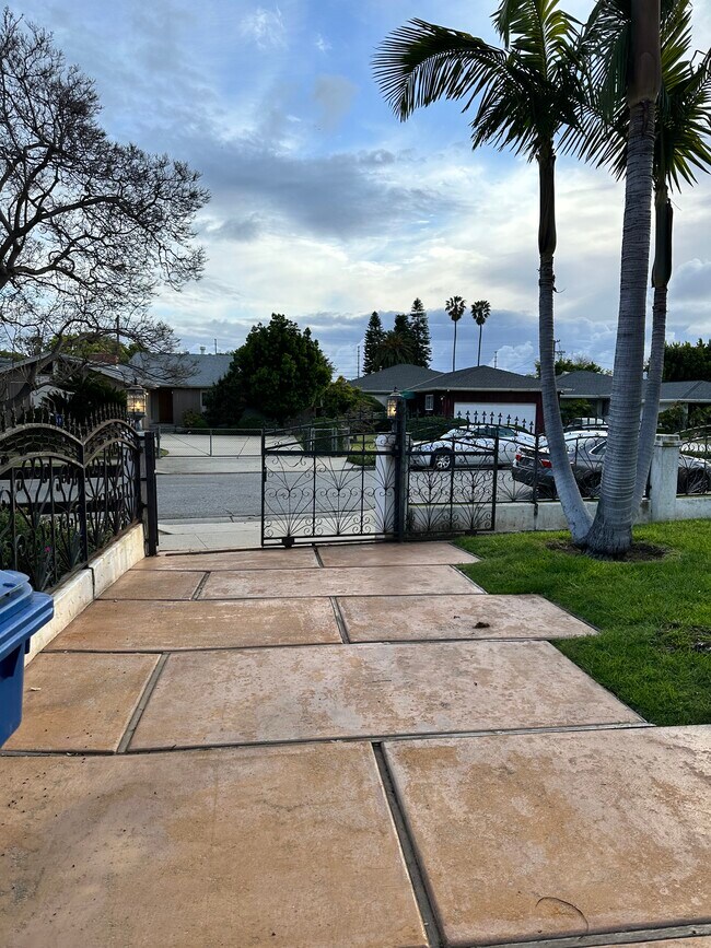 Foto del edificio - 4318 Grand View Blvd