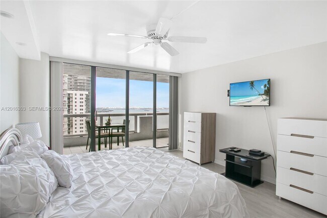 Foto del edificio - 1717 N Bayshore Dr