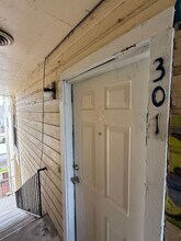 Building Photo - 1808 E 66th Pl