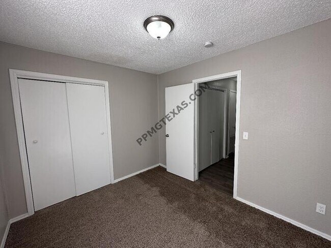 Building Photo - 605 Northwest 114th St. Oklahoma City OK 7...