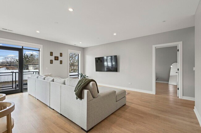 Foto del edificio - 6246 N Pulaski Rd