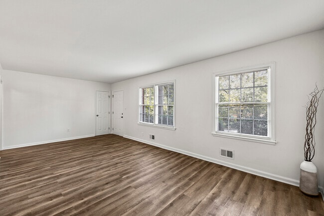 Foto del edificio - 4197 Tilly Mill Rd