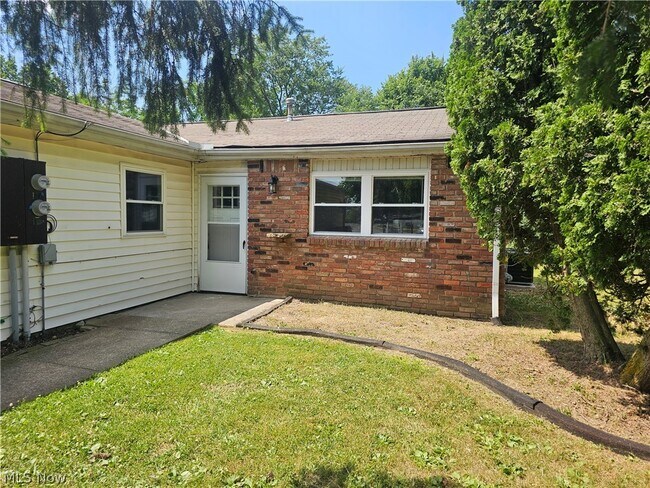 Foto del edificio - 14742 Hillcrest Ave