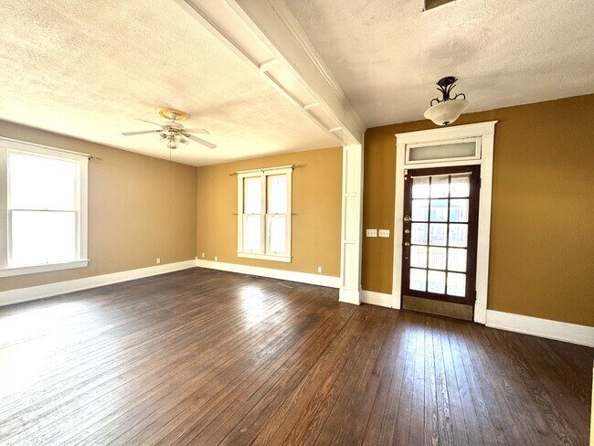 Building Photo - 624 N Wentz St