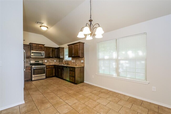 Building Photo - 1338 Selborne Pl