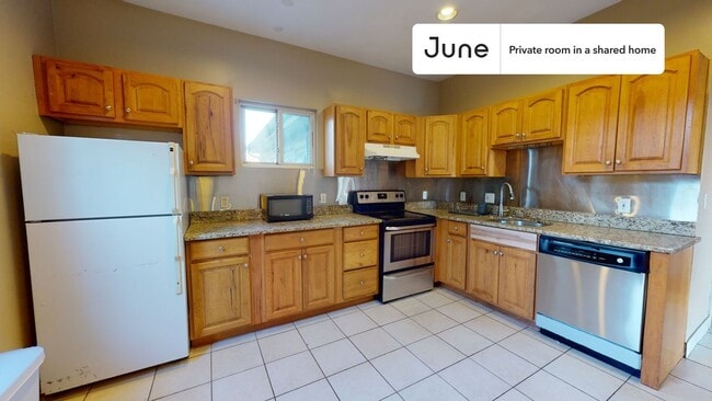 Photo - Private bedroom in 4 bed/1.5 bath Home