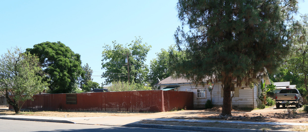 Foto del edificio - 7376 N College Ave