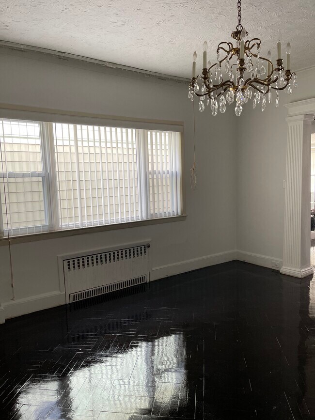 Foto del edificio - 1627 W 3rd St
